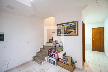 Sala de casa para alugar com 2 quartos, 68m² em Vila Carrão, São Paulo