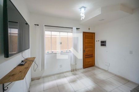 Sala de casa para alugar com 2 quartos, 68m² em Vila Carrão, São Paulo