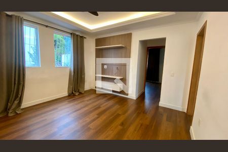 Sala de apartamento à venda com 2 quartos, 65m² em Padre Eustáquio, Belo Horizonte