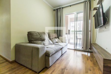 Sala de TV de apartamento para alugar com 2 quartos, 73m² em Jardim Tupanci, Barueri