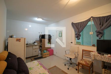 Sala e Cozinha  de kitnet/studio para alugar com 1 quarto, 39m² em Vila Nivi, São Paulo