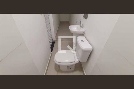 Banheiro de casa para alugar com 1 quarto, 35m² em Santa Maria, Osasco