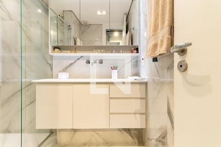 Banheiro de apartamento à venda com 1 quarto, 74m² em Vila Olímpia, São Paulo