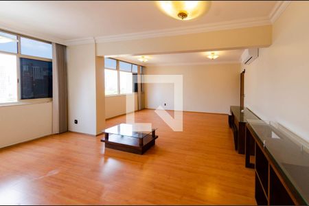 Sala de apartamento à venda com 4 quartos, 150m² em Lourdes, Belo Horizonte