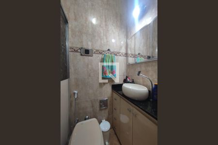 Apartamento à venda com 67m², 4 quartos e 1 vaga Apartamento à venda com 67m², 4 quartos e 1 vagaBanheiro Social