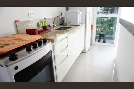 Cozinha de apartamento para alugar com 2 quartos, 81m² em Barra Olímpica, Rio de Janeiro