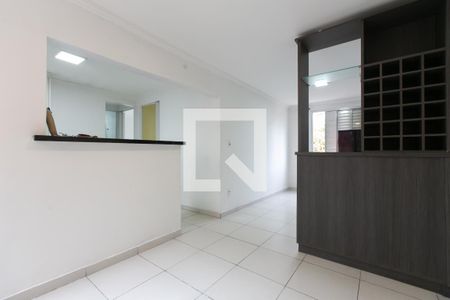 Sala de apartamento para alugar com 2 quartos, 56m² em Conjunto Residencial José Bonifácio, São Paulo