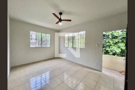 Sala de casa para alugar com 1 quarto, 98m² em Taquara, Rio de Janeiro