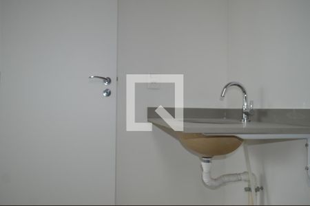 Banheiro de kitnet/studio à venda com 1 quarto, 36m² em Vila Firmiano Pinto, São Paulo