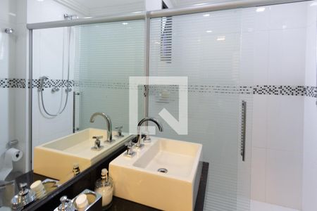 Apartamento para alugar com 300m², 4 quartos e 4 vagas Apartamento para alugar com 300m², 4 quartos e 4 vagasBanheiro da Suíte 2