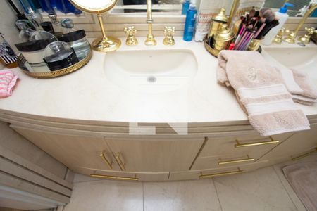 Apartamento para alugar com 300m², 4 quartos e 4 vagas Apartamento para alugar com 300m², 4 quartos e 4 vagasBanheiro da Suíte 3