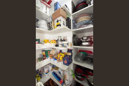 Apartamento para alugar com 300m², 4 quartos e 4 vagas Apartamento para alugar com 300m², 4 quartos e 4 vagasDespensa