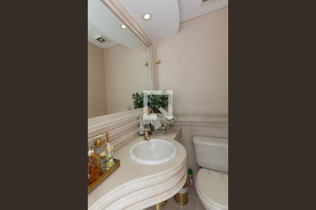 Apartamento para alugar com 300m², 4 quartos e 4 vagas Apartamento para alugar com 300m², 4 quartos e 4 vagasLavabo