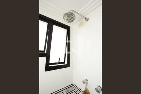 Apartamento para alugar com 300m², 4 quartos e 4 vagas Apartamento para alugar com 300m², 4 quartos e 4 vagasBanheiro da Suíte 1