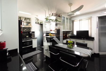 Apartamento para alugar com 300m², 4 quartos e 4 vagas Apartamento para alugar com 300m², 4 quartos e 4 vagasCozinha