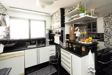 Apartamento para alugar com 300m², 4 quartos e 4 vagas Apartamento para alugar com 300m², 4 quartos e 4 vagasCozinha