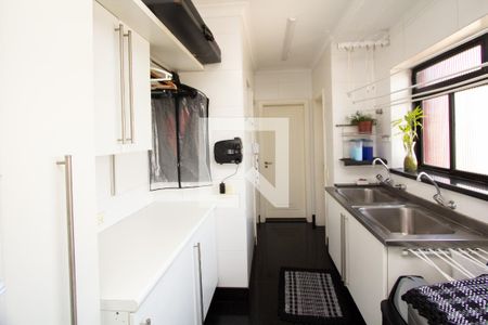 Apartamento para alugar com 300m², 4 quartos e 4 vagas Apartamento para alugar com 300m², 4 quartos e 4 vagasÁrea de Serviço