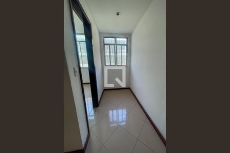 Sala de apartamento para alugar com 2 quartos, 65m² em Jardim Vinte E Cinco de Agosto, Duque de Caxias