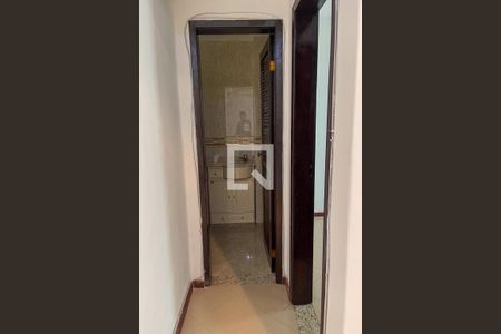 Corredor de apartamento para alugar com 2 quartos, 65m² em Jardim Vinte E Cinco de Agosto, Duque de Caxias