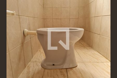 Casa à venda com 80m², 3 quartos e 2 vagas Casa à venda com 80m², 3 quartos e 2 vagasBanheiro da Edícula