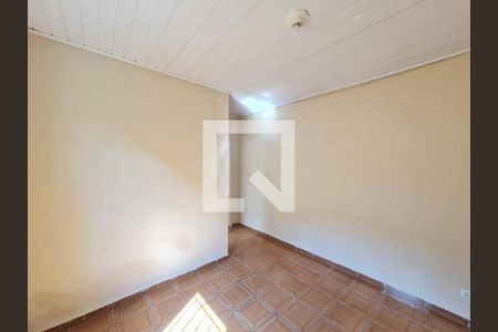 Casa à venda com 80m², 3 quartos e 2 vagas Casa à venda com 80m², 3 quartos e 2 vagas Edícula Quarto