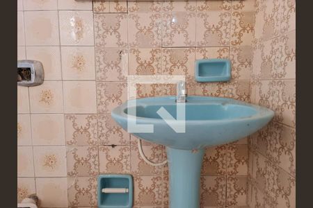 Casa à venda com 80m², 3 quartos e 2 vagas Casa à venda com 80m², 3 quartos e 2 vagasBanheiro Social