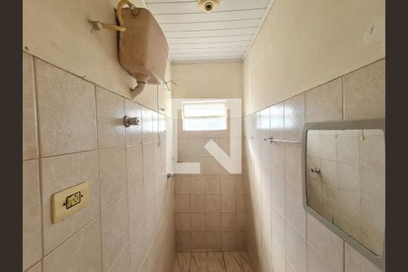 Casa à venda com 80m², 3 quartos e 2 vagas Casa à venda com 80m², 3 quartos e 2 vagasBanheiro da Edícula