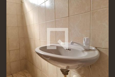 Casa à venda com 80m², 3 quartos e 2 vagas Casa à venda com 80m², 3 quartos e 2 vagasBanheiro da Edícula