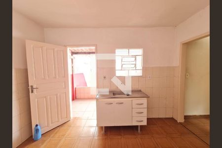 Casa à venda com 80m², 3 quartos e 2 vagas Casa à venda com 80m², 3 quartos e 2 vagas Edícula Cozinha