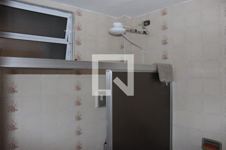 Banheiro de apartamento para alugar com 1 quarto, 30m² em Centro, São Vicente