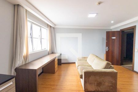 Sala/Cozinha de apartamento para alugar com 1 quarto, 49m² em Centro, São José dos Pinhais