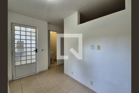 Sala de apartamento para alugar com 1 quarto, 40m² em Vargem Grande, Rio de Janeiro