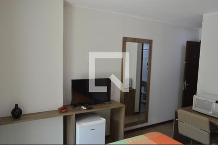 Sala/Quarto de kitnet/studio para alugar com 1 quarto, 26m² em Camorim, Rio de Janeiro