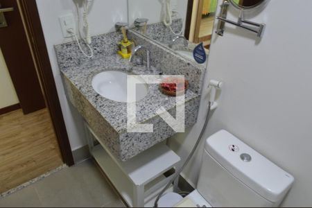 Banheiro de kitnet/studio para alugar com 1 quarto, 26m² em Camorim, Rio de Janeiro