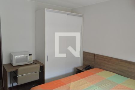 Sala/Quarto de kitnet/studio para alugar com 1 quarto, 26m² em Camorim, Rio de Janeiro