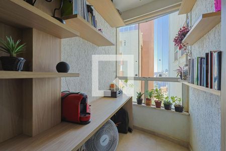 Sala de apartamento à venda com 3 quartos, 70m² em Buritis, Belo Horizonte