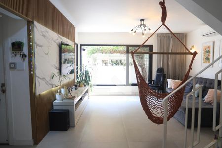 Sala de casa à venda com 3 quartos, 248m² em Vila Mariana, São Paulo