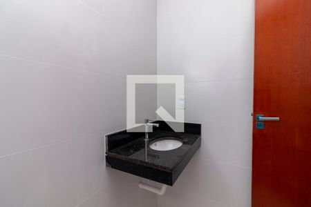 Banheiro de apartamento à venda com 1 quarto, 32m² em Parada Inglesa, São Paulo