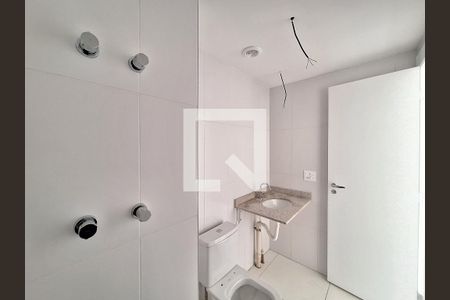 Banheiro de apartamento para alugar com 1 quarto, 27m² em Pompeia, São Paulo