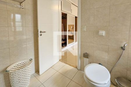 Apartamento para alugar com 200m², 4 quartos e 2 vagas Apartamento para alugar com 200m², 4 quartos e 2 vagasBanheiro da Suíte