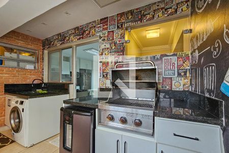 Apartamento para alugar com 200m², 4 quartos e 2 vagas Apartamento para alugar com 200m², 4 quartos e 2 vagasÁrea de serviço