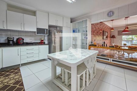 Apartamento para alugar com 200m², 4 quartos e 2 vagas Apartamento para alugar com 200m², 4 quartos e 2 vagasCozinha