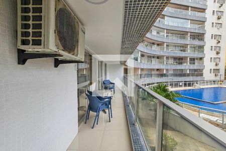 Varanda de apartamento para alugar com 4 quartos, 200m² em Barra Funda, Guarujá