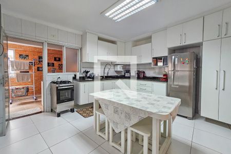 Apartamento para alugar com 200m², 4 quartos e 2 vagas Apartamento para alugar com 200m², 4 quartos e 2 vagasCozinha