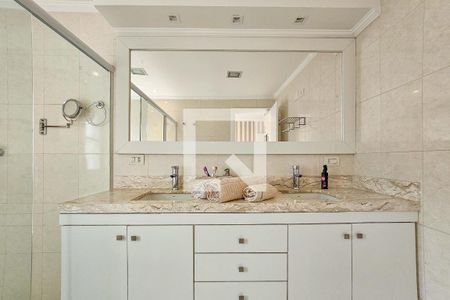 Apartamento para alugar com 200m², 4 quartos e 2 vagas Apartamento para alugar com 200m², 4 quartos e 2 vagasBanheiro da Suíte