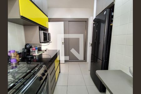 Cozinha de apartamento à venda com 4 quartos, 140m² em Santo Antônio, Belo Horizonte