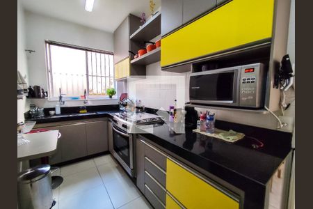 Cozinha de apartamento à venda com 4 quartos, 140m² em Santo Antônio, Belo Horizonte