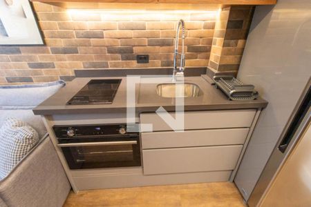 Sala/Cozinha de apartamento para alugar com 1 quarto, 28m² em Alto da Glória, Curitiba