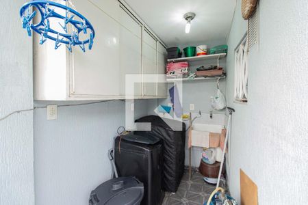 Casa à venda com 198m², 3 quartos e 5 vagas Casa à venda com 198m², 3 quartos e 5 vagasÁrea de Serviço