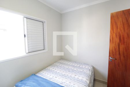 Quarto 2 de apartamento para alugar com 2 quartos, 47m² em Santa Mônica, Uberlândia